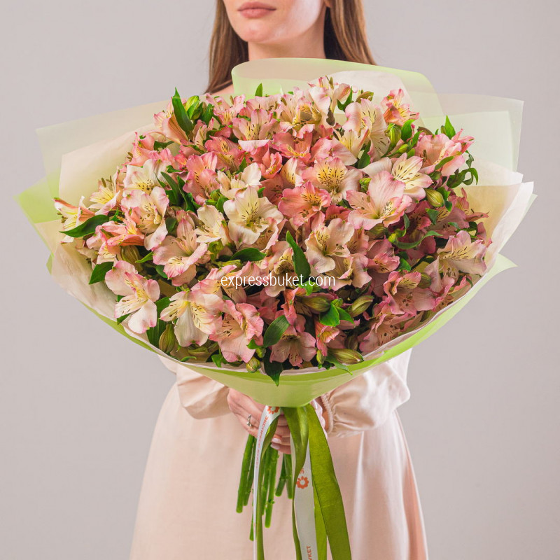 Букет из 15 альстромерий