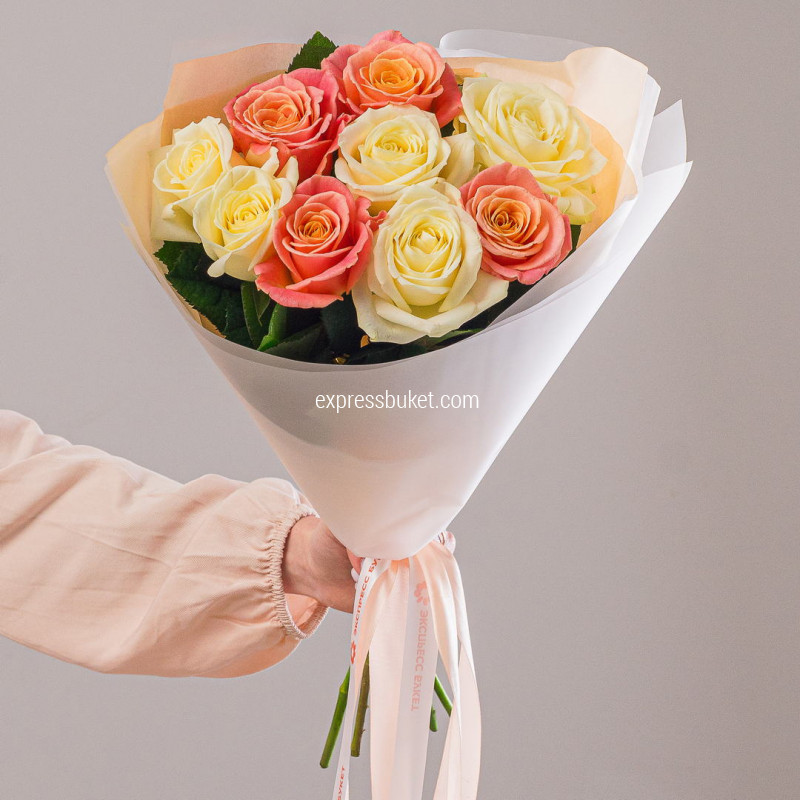 Микс роз белые+розовые 9шт