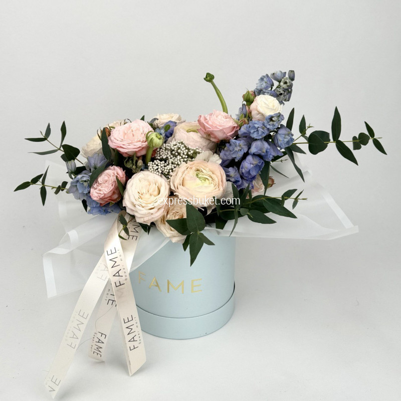 Цветы в шляпной коробке